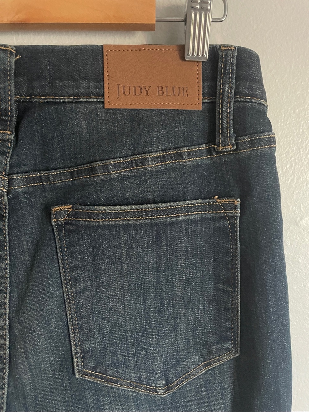 Judy Blue Pull On Wide Leg Stretch Waist Medium Wash Jeans 
Size 29/ 9 - Picture 10 of 12